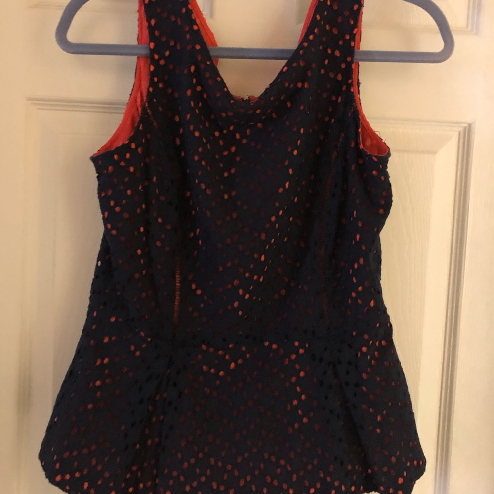 Sleeveless shirt